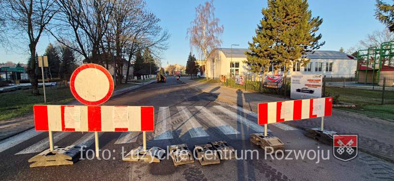 łatanie dziur na ul Różanej